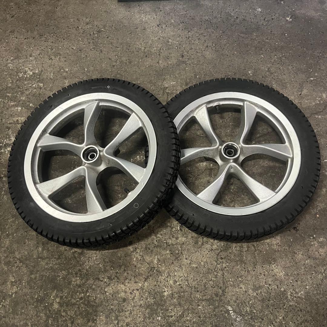 チ*ロ様 トリシティ125 フロントタイヤセット販売　東京都大田区