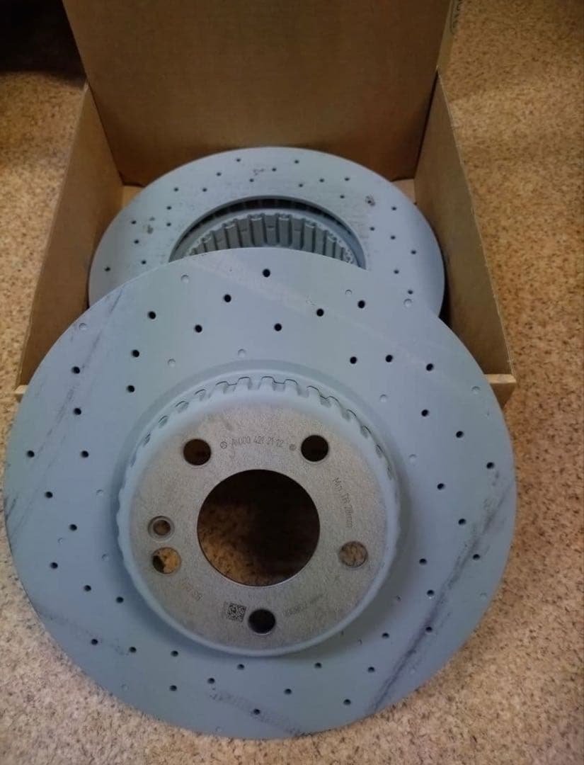 ベンツ 純正W205 AMGラインディスクローターブレーキパッド1台分