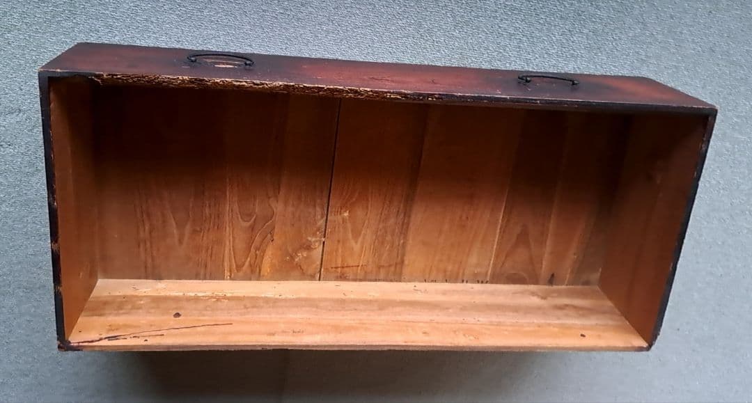 年季が入り過ぎた江戸時代の桐？箪笥