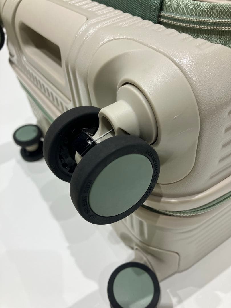 めぐめぐ　イノベーター　55L サンドベージュ　スーツケース