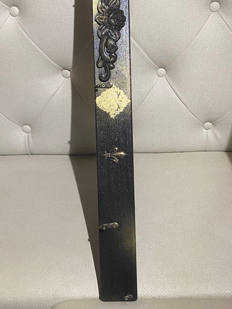 百合紋章♦️ローズ♦️ゴシック♦️壁掛け ４連ハンガーラック♦️小物掛け付♦️未使用♦️桐材