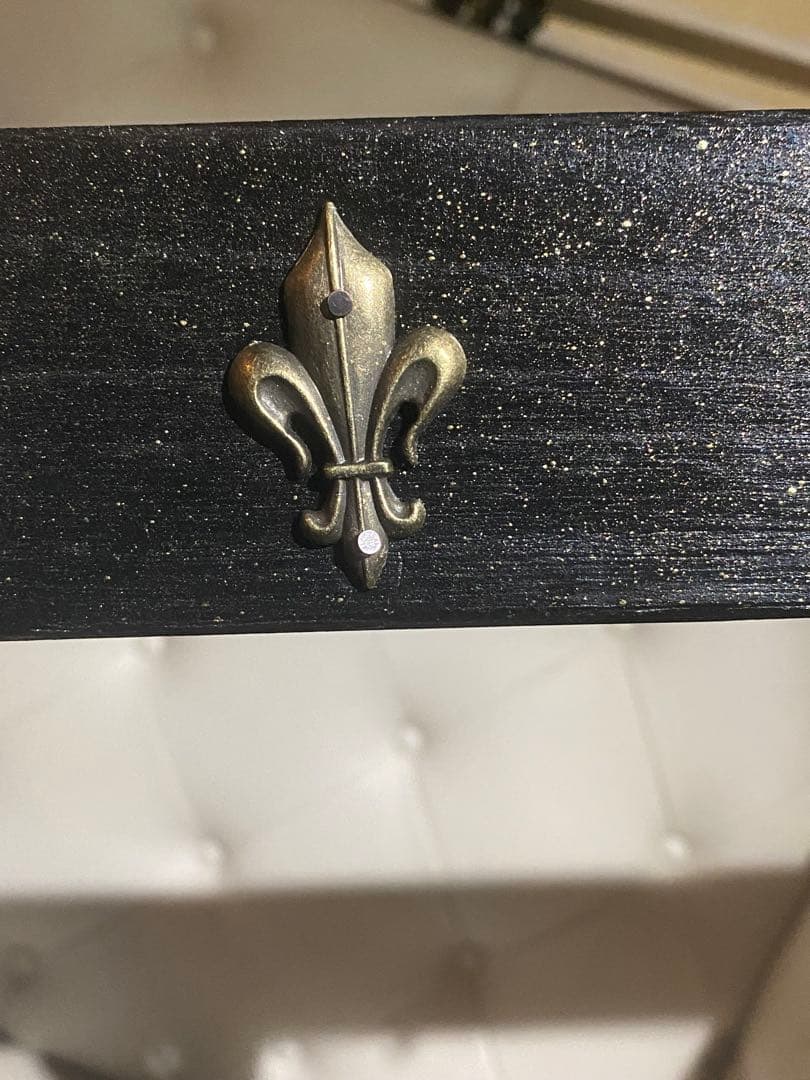 百合紋章♦️ローズ♦️ゴシック♦️壁掛け ４連ハンガーラック♦️小物掛け付♦️未使用♦️桐材