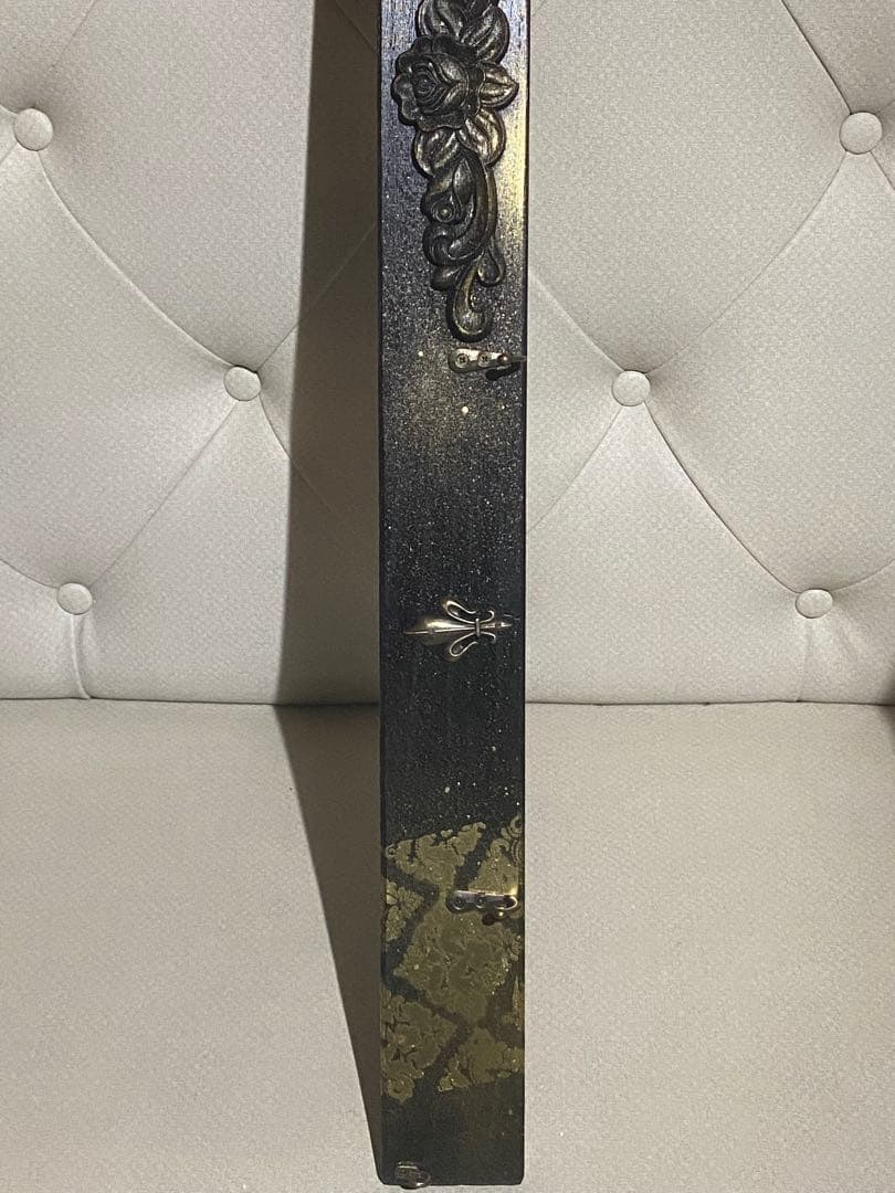 百合紋章♦️ローズ♦️ゴシック♦️壁掛け ４連ハンガーラック♦️小物掛け付♦️未使用♦️桐材