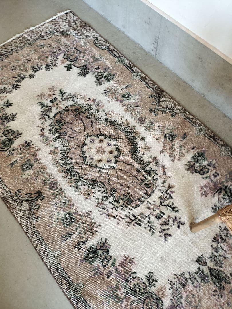 ブラウンとカフェオレ　ヴィンテージトルコラグ　　No.670