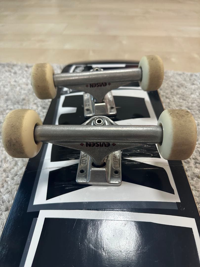 <最終割引>Bakerデッキ、evisenトラックセット(ウィールベアリング付き