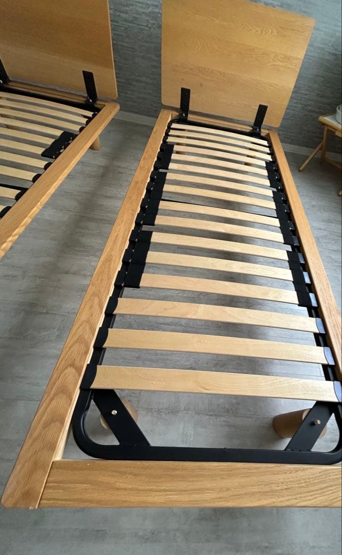 無印良品　ベッドフレーム　スモールシングル　オーク材　①