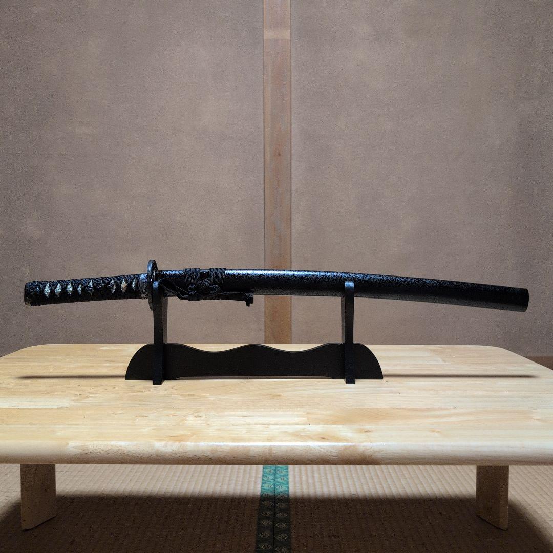 模造刀 (黒石目拵え) 打刀＋脇差し＝二振りセット＋刀掛け台　✰フルセット✰