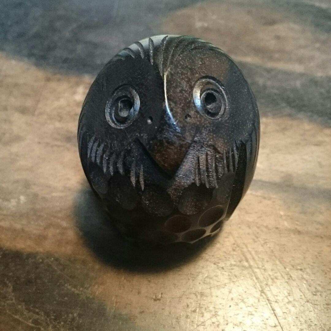 黒柿　フクロウ　梟　ふくろう　木彫　根付