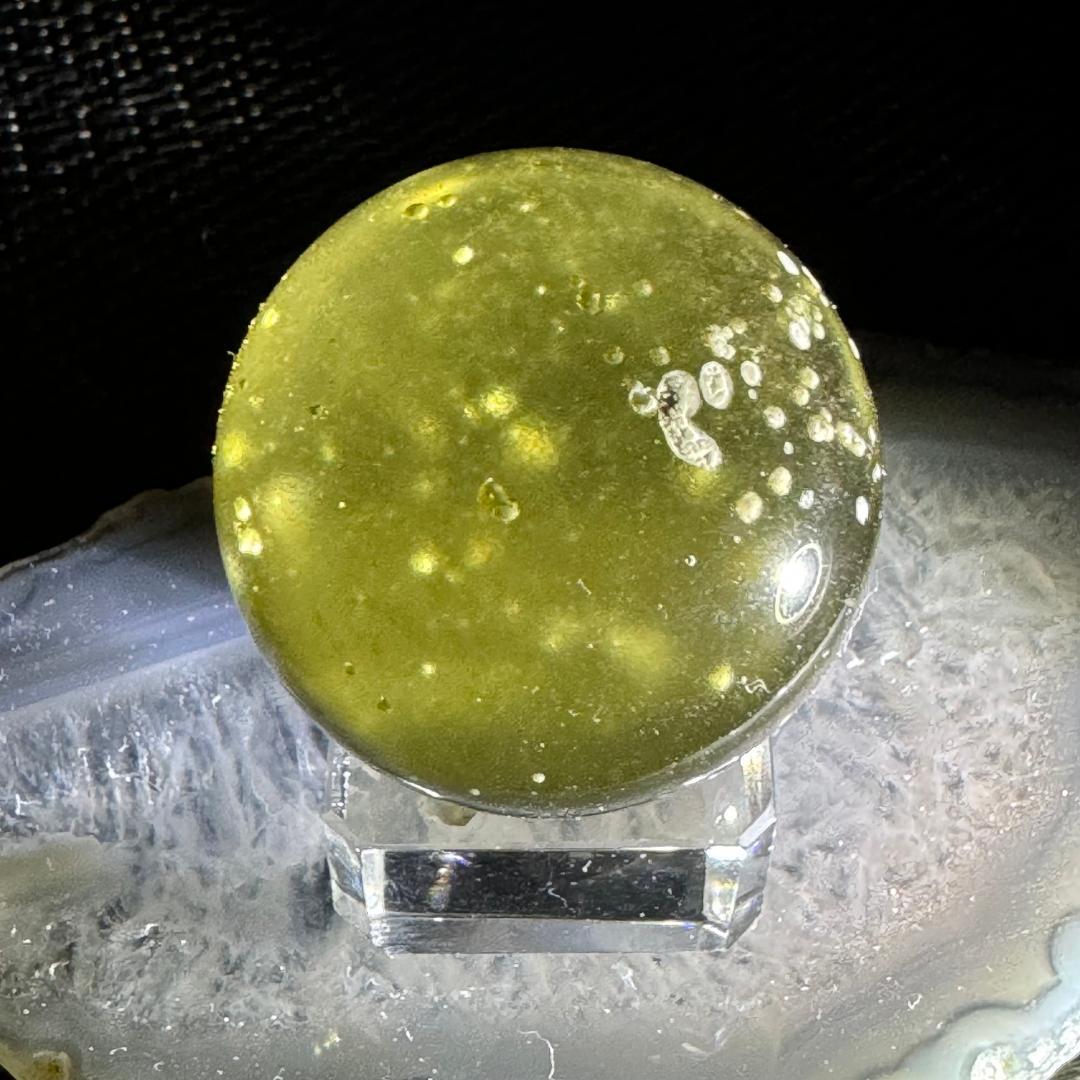 最高グレード☆彡クリストバライト入り◇リビアングラス◇丸玉　約33.8㎜