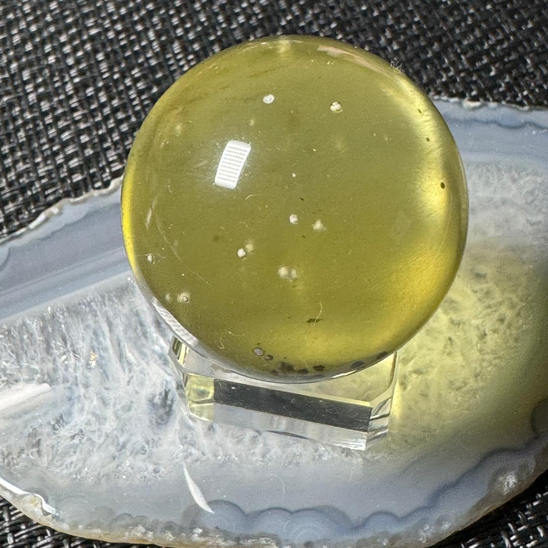 最高グレード☆彡クリストバライト入り◇リビアングラス◇丸玉　約33.8㎜