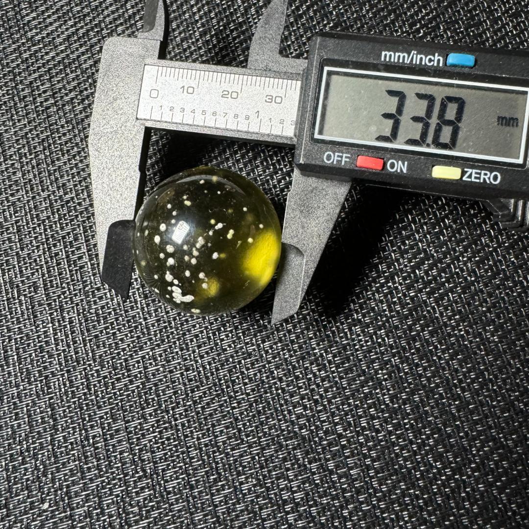 最高グレード☆彡クリストバライト入り◇リビアングラス◇丸玉　約33.8㎜