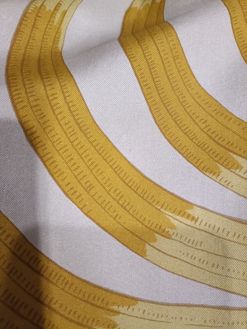 美品希少　エルメス　ディップダイ　王者の風格　 カレジュアン　シルク約140cm