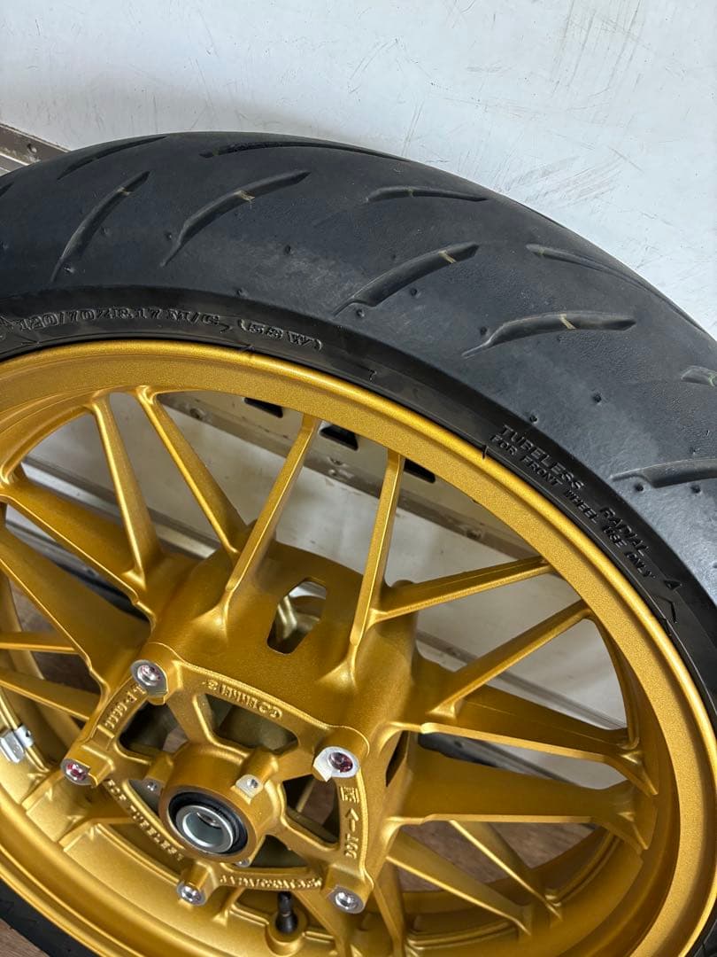 z900rs se ホイールタイヤセット