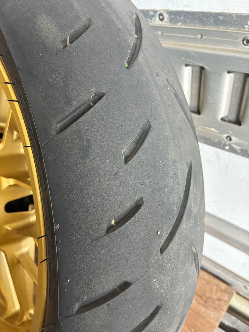 z900rs se ホイールタイヤセット