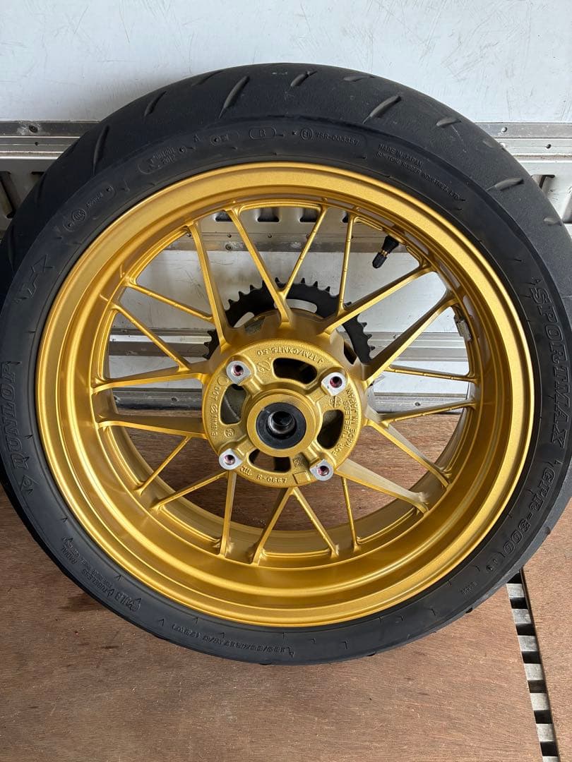 z900rs se ホイールタイヤセット