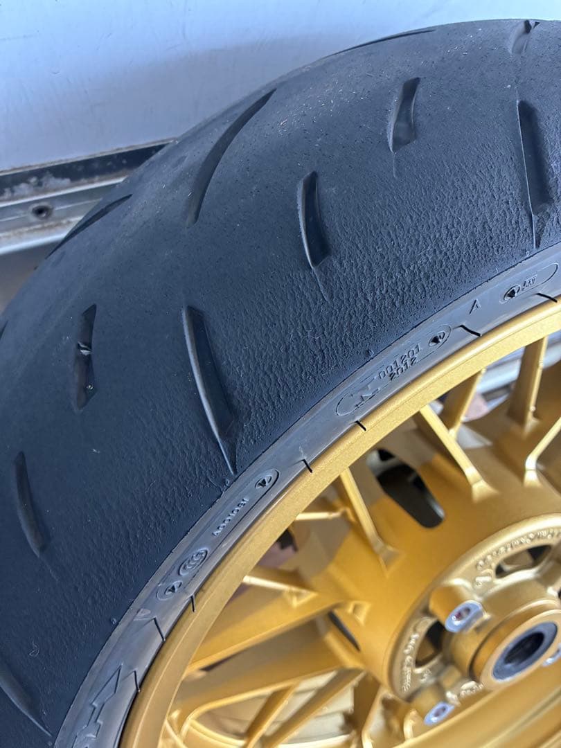 z900rs se ホイールタイヤセット