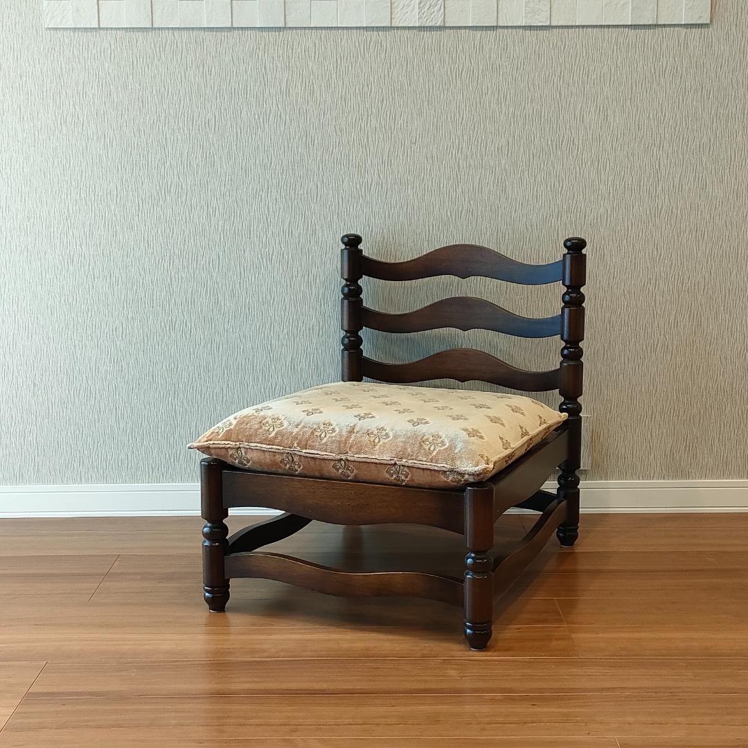 ナガノインテリア　一人掛けソファ　クラシカル　クッション付き①