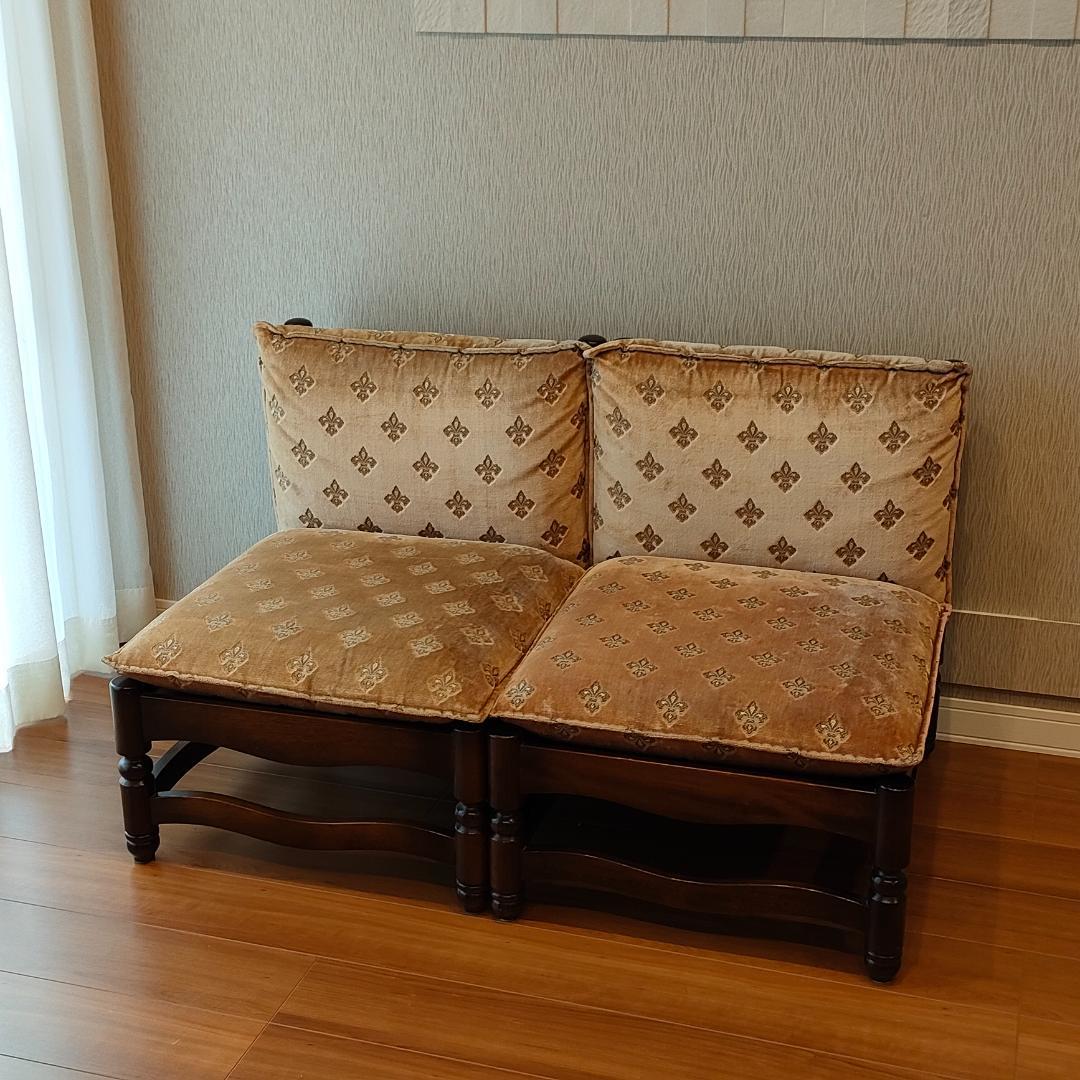 ナガノインテリア　一人掛けソファ　クラシカル　クッション付き①