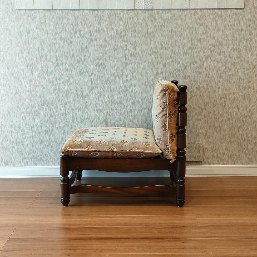 ナガノインテリア　一人掛けソファ　クラシカル　クッション付き①