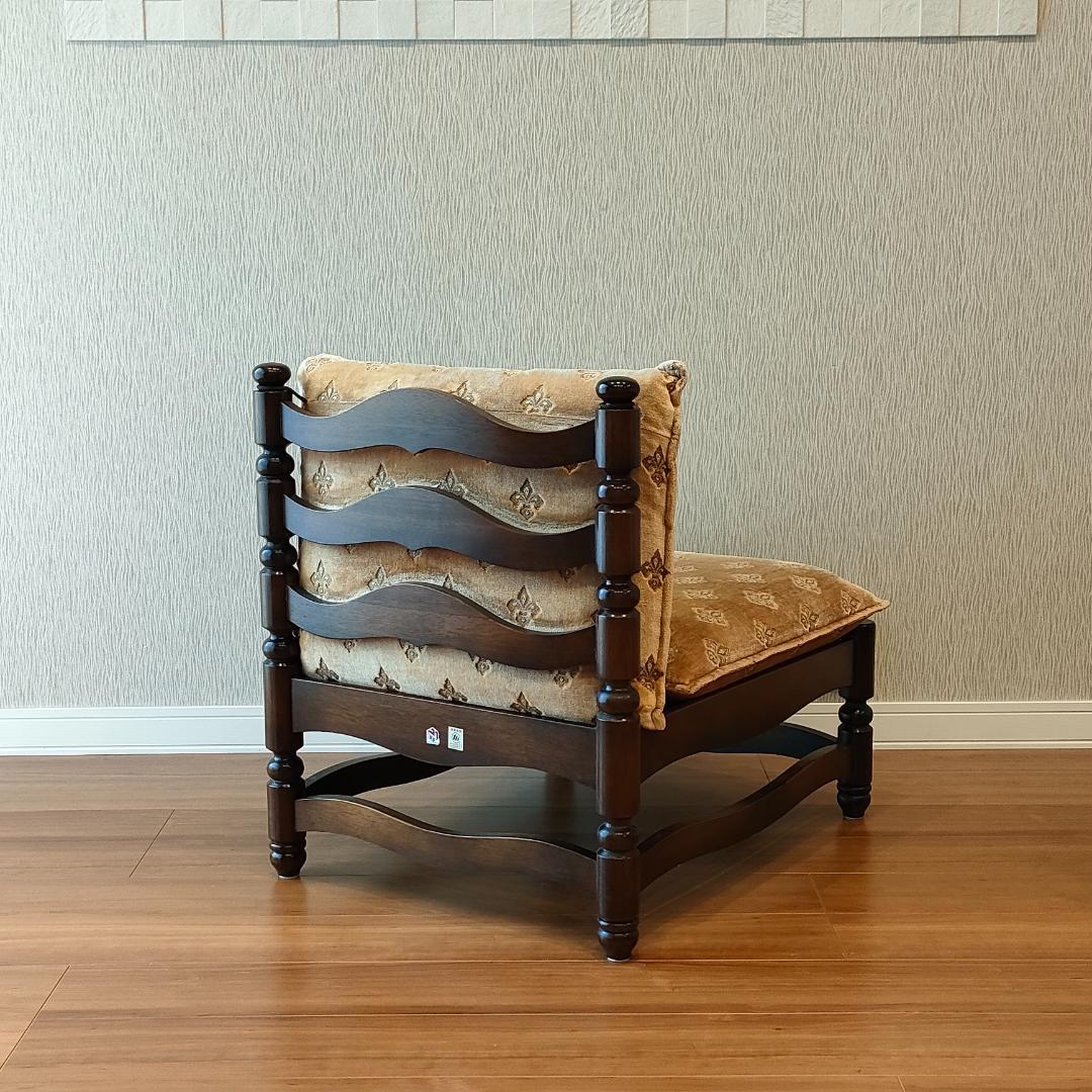 ナガノインテリア　一人掛けソファ　クラシカル　クッション付き①