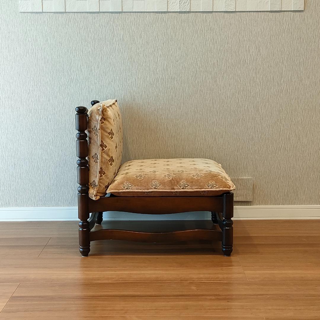 ナガノインテリア　一人掛けソファ　クラシカル　クッション付き①