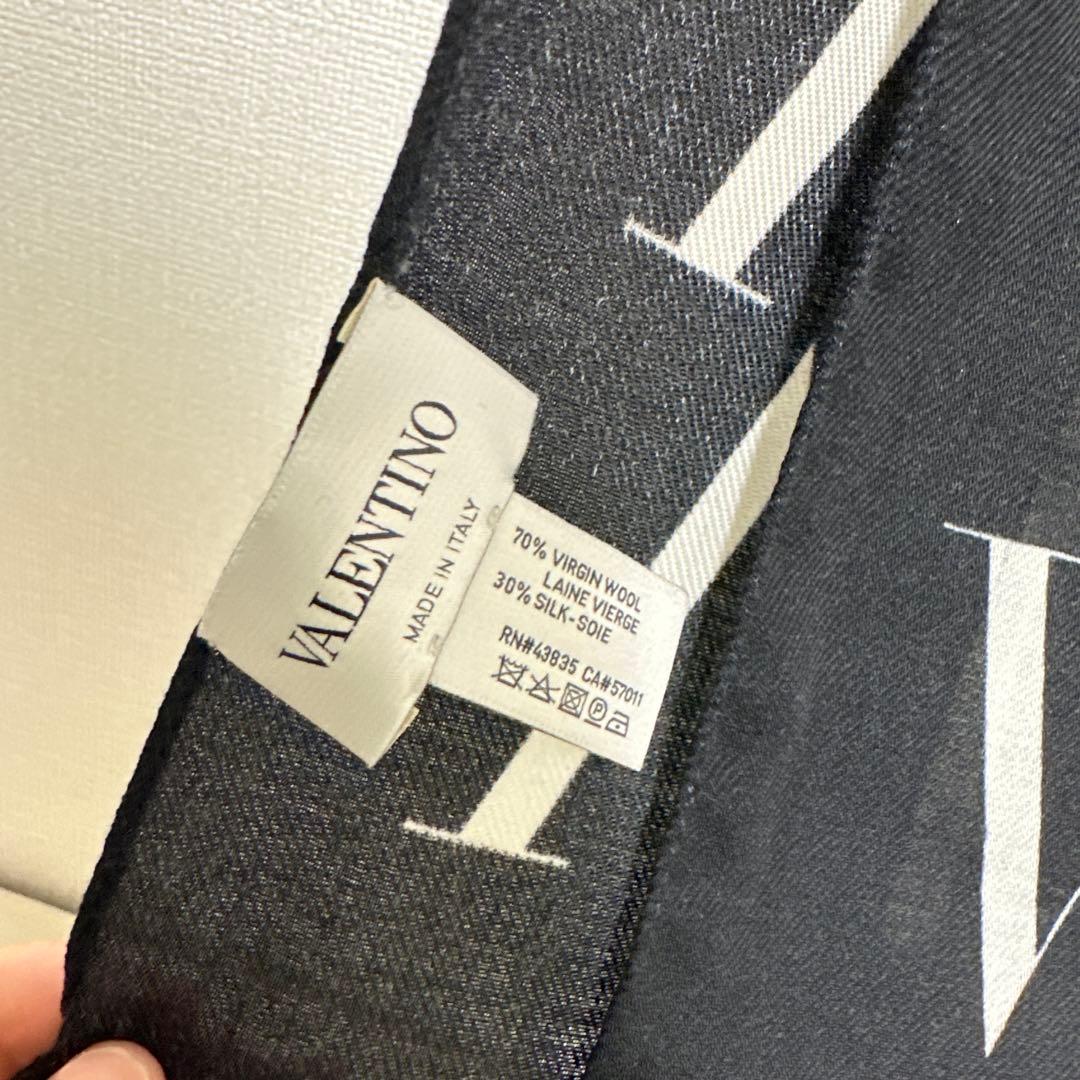 VALENTINO ロゴパターン ブラックストール