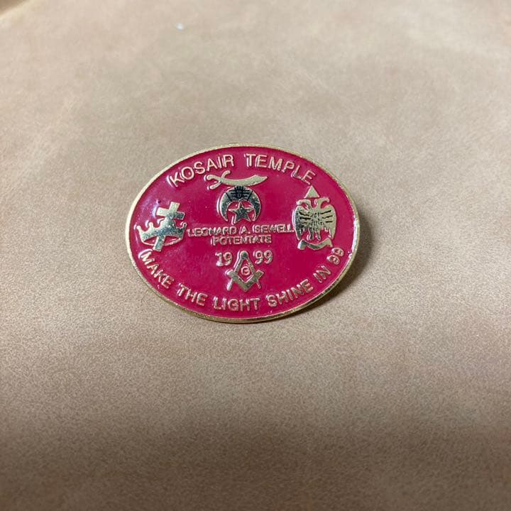 秘密結社の激レアピンバッチ