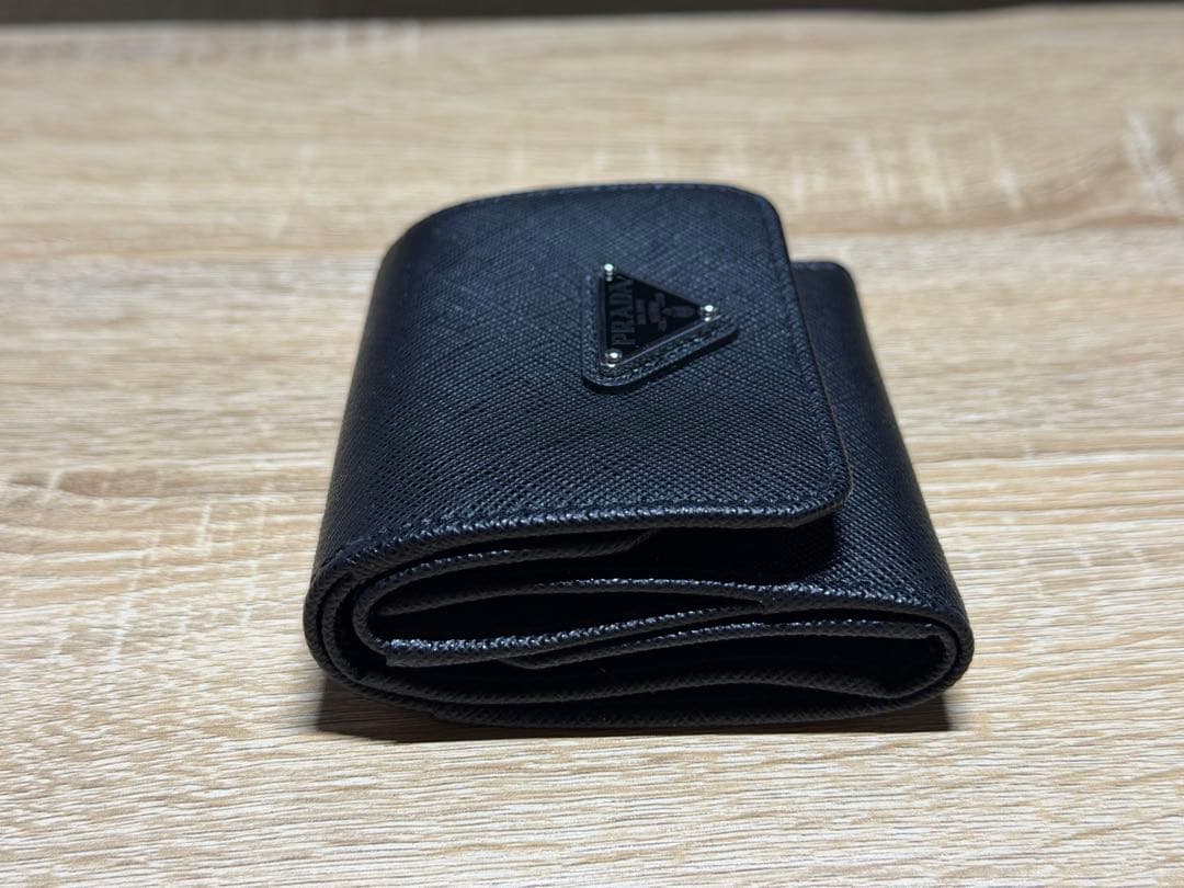 【美品】PRADA サフィアーノ　トライアングル　三つ折り　財布