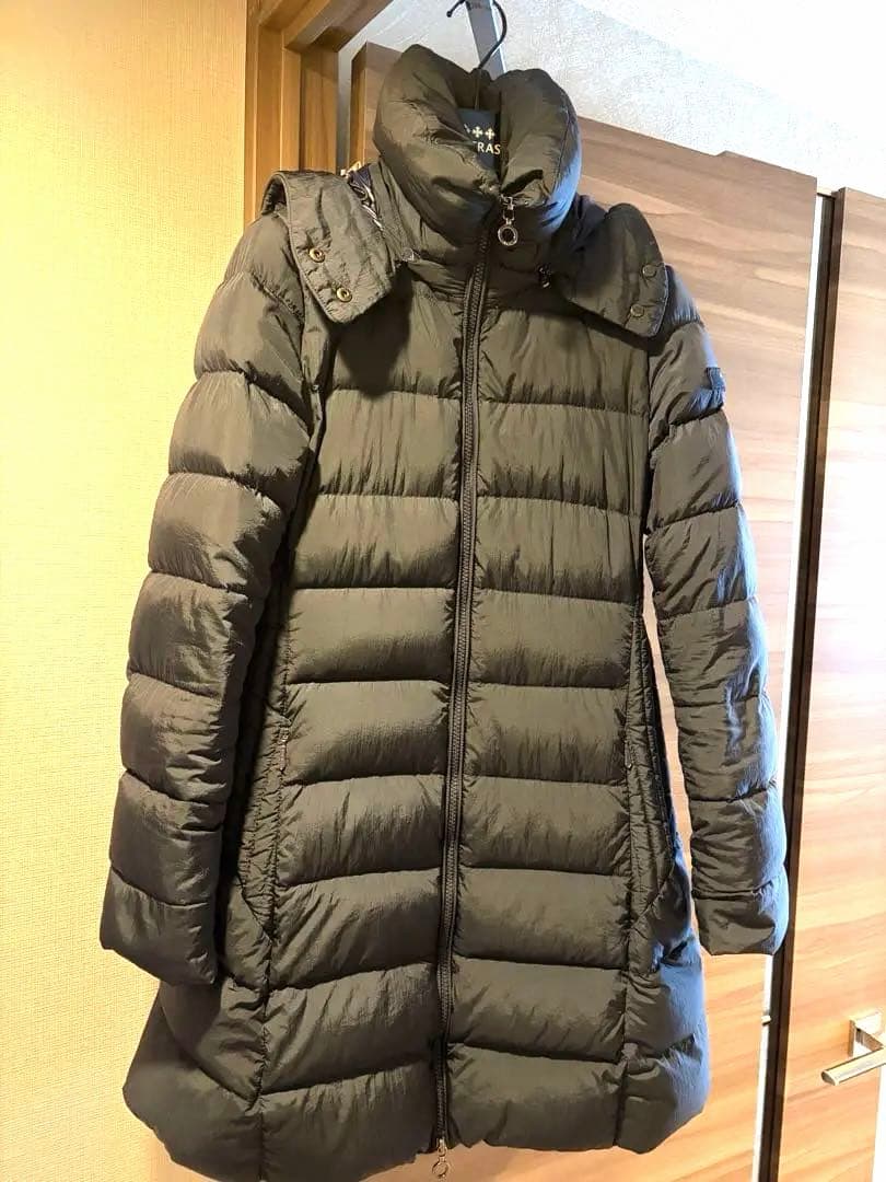 早い者勝ち　TATRAS ポリテアマネイビーダウン タトラスPOLITEAMA紺