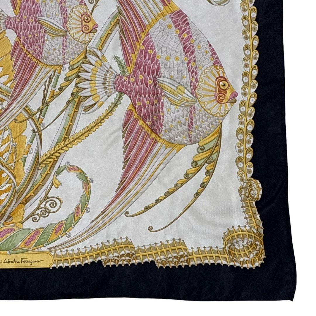 【極美品】フェラガモ シルク イタリア製 熱帯魚 大判スカーフ ストール