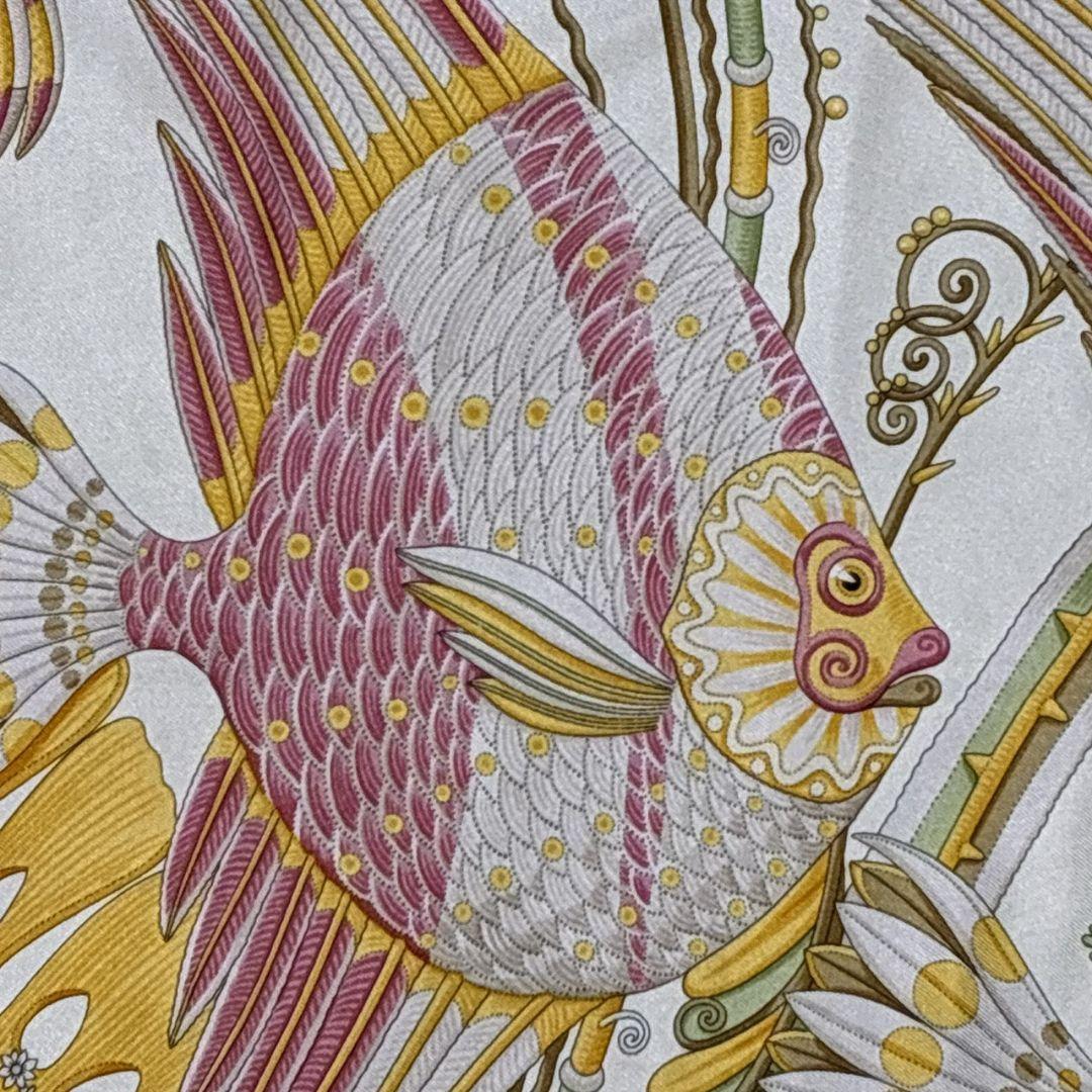 【極美品】フェラガモ シルク イタリア製 熱帯魚 大判スカーフ ストール