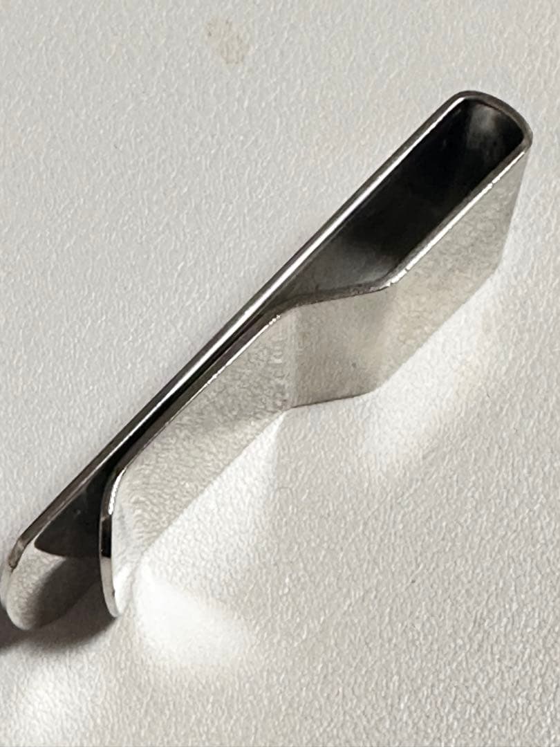 BURBERRY バーバリー マネークリップ 札ばさみ シルバー系　鏡面仕上げ