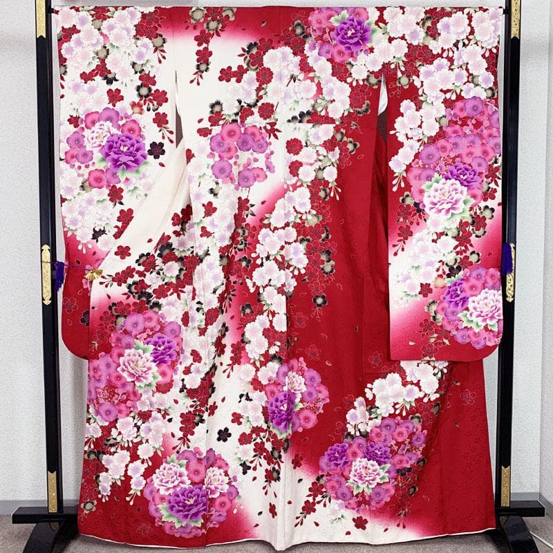 510z28☆華やか！振袖 古典柄 ラメ刺繍 金彩 地紋 赤☆美品 成人式結婚式