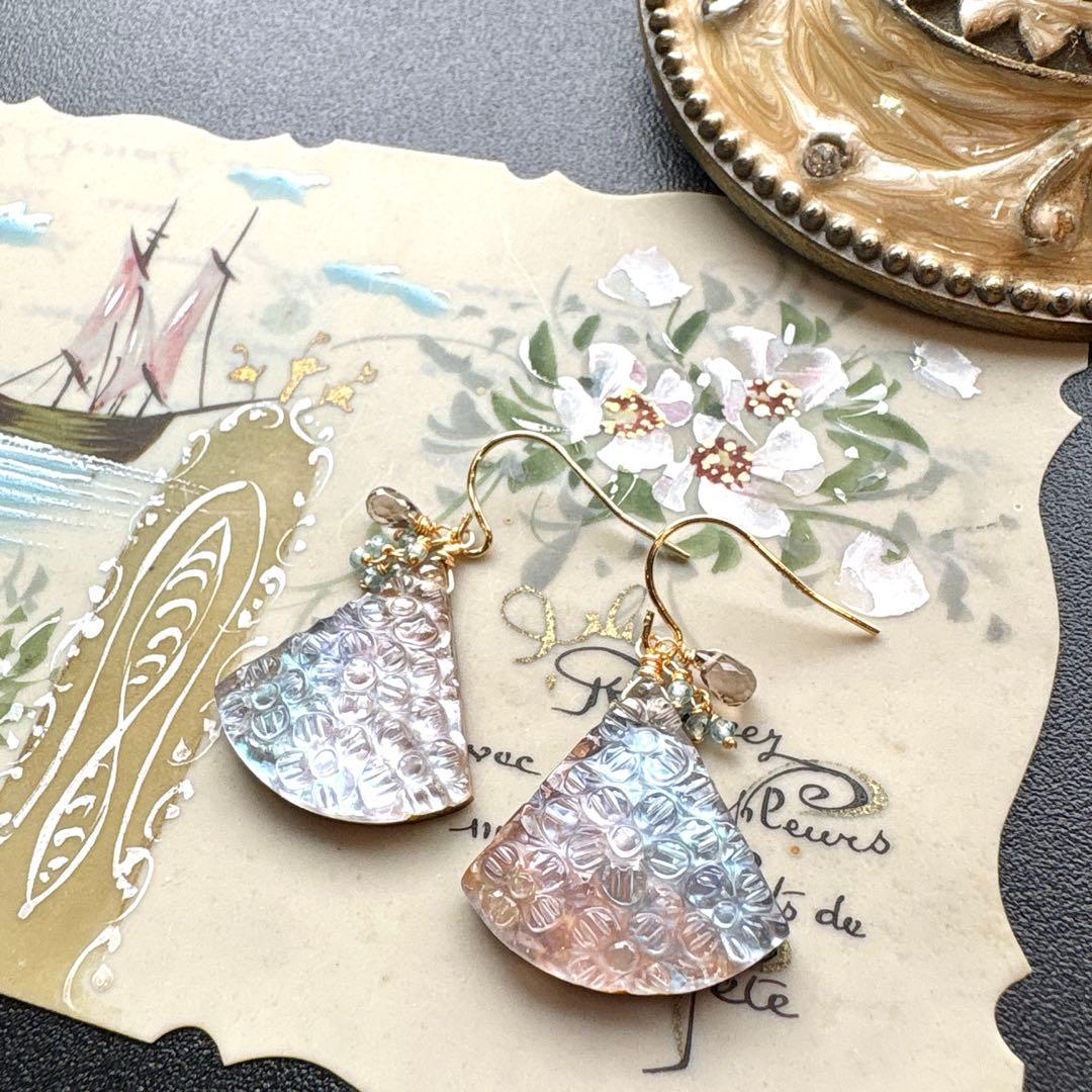 《1点限定》タイガーアイファンシェイプ小花カービング＊ピアスorイヤリング