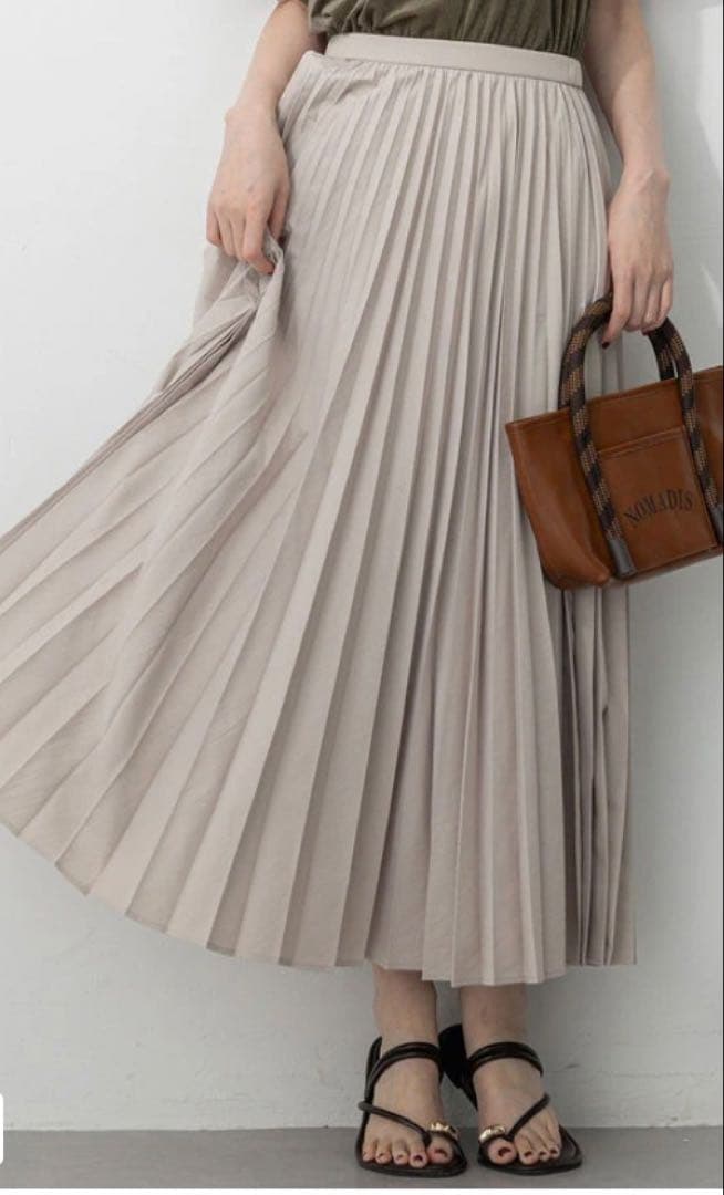 23区　CanCam11月号掲載　パウダリータイプライター プリーツ スカート