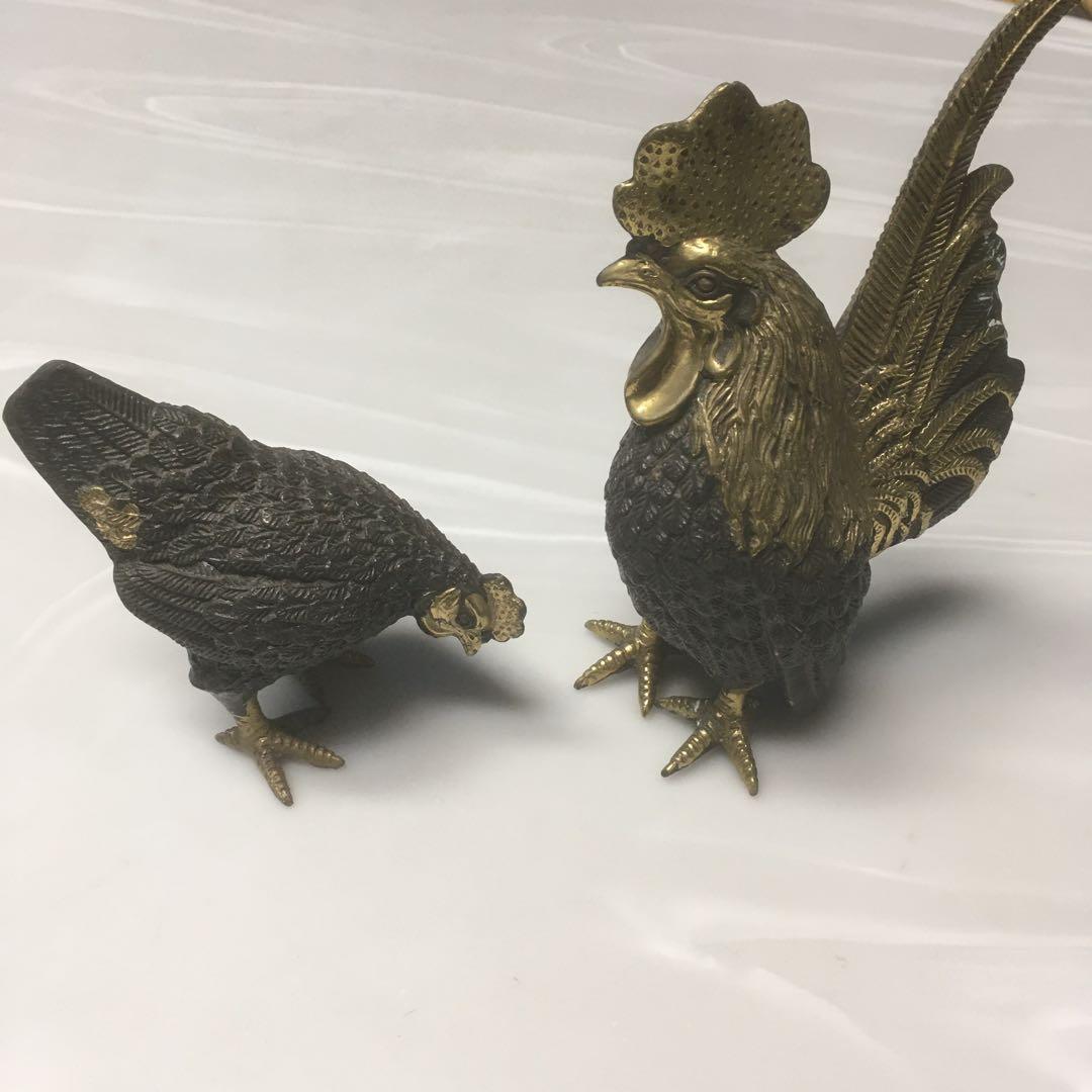 仲良しオンドリとメンドリの置物　金属製　重さあります