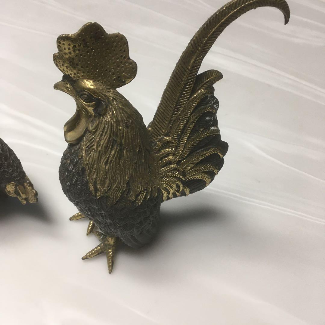 仲良しオンドリとメンドリの置物　金属製　重さあります