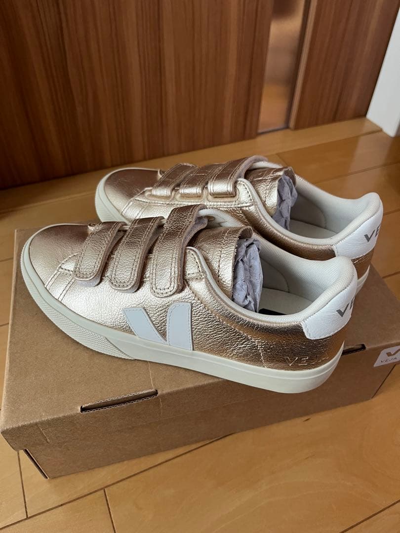 VEJA ゴールド RECIFE LEATHER スニーカー