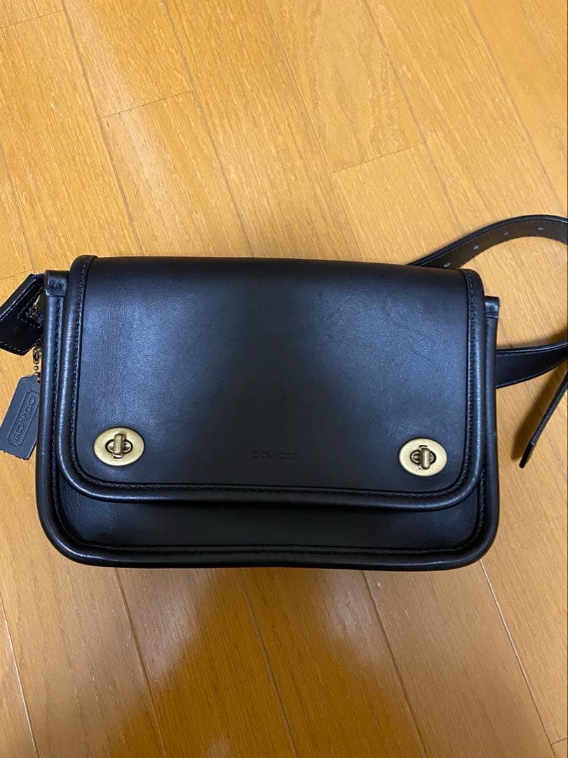 COACH レガシー レザーボディバッグ　美品
