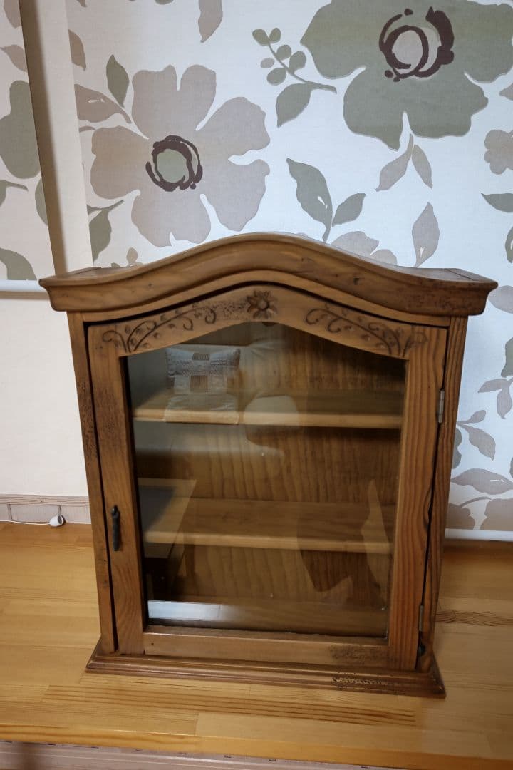 飾り棚 、 カントリー家具 、ガラスケース、コレクションケース