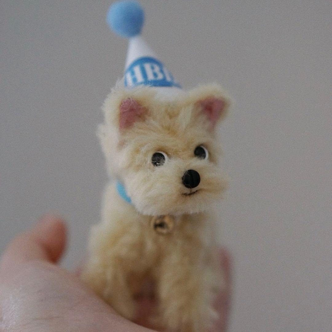 手のひらぬいぐるみ 賢そうなワンワン いぬ ハンドメイド 海外作家様 部屋飾り