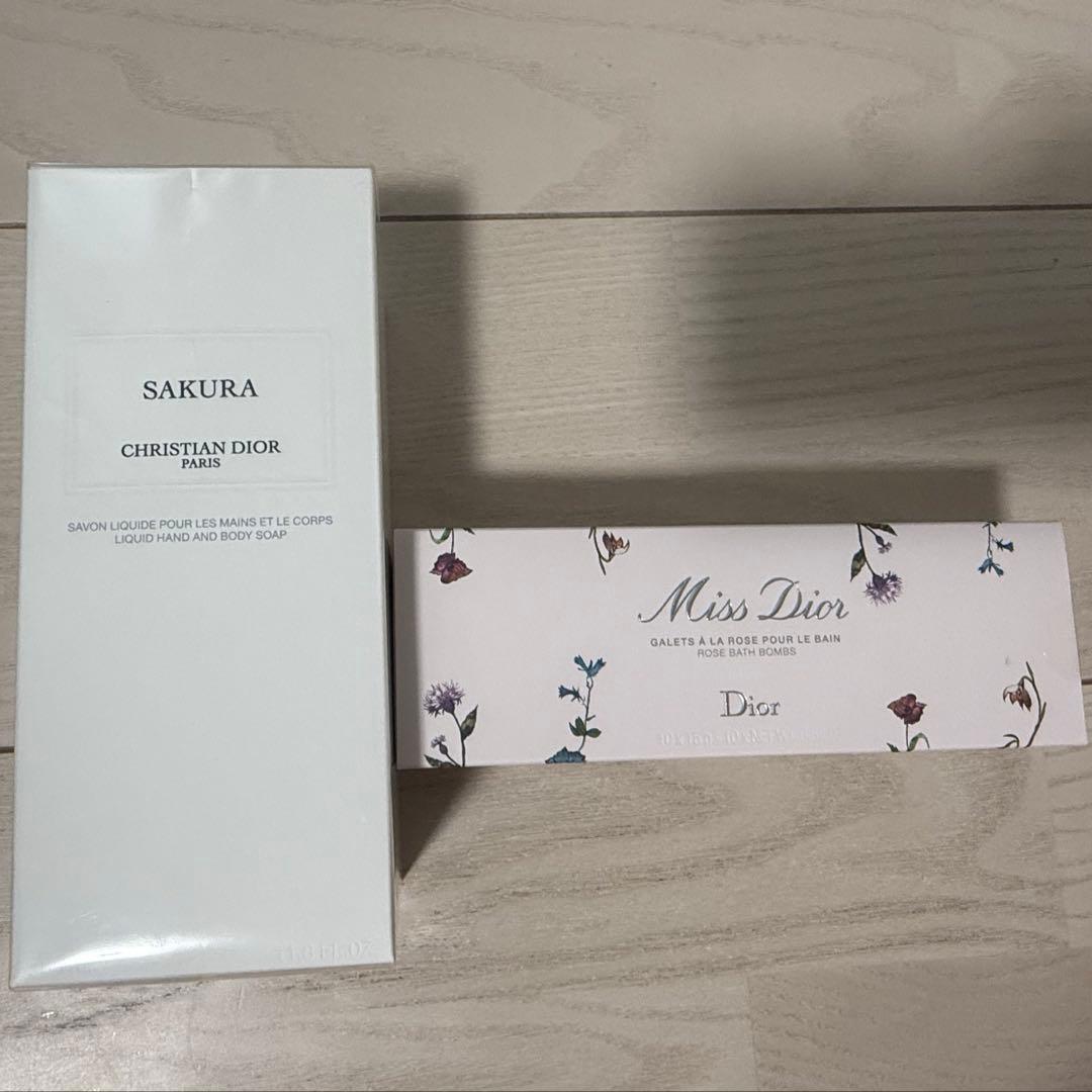 Dior ローズ バスボム サクラ リキッドソープ
