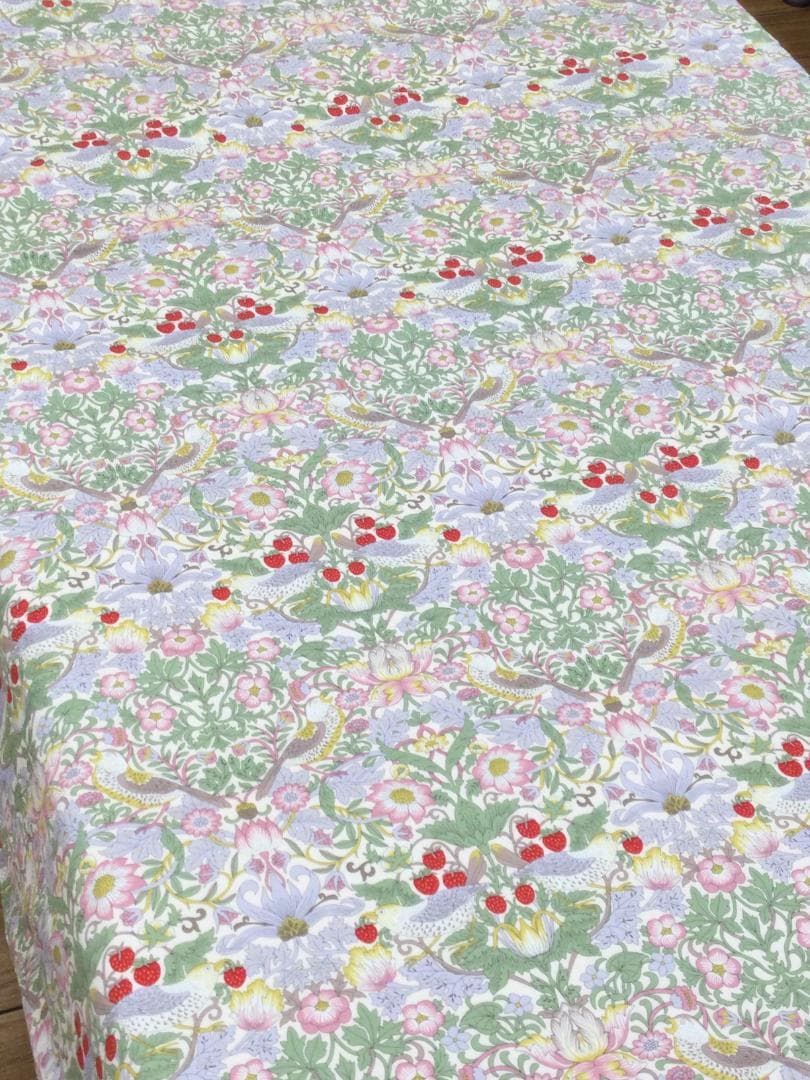 ウイリアムモリス　V&A　いちご泥棒　掛けふとんカバー　No.１０７　ピンク系