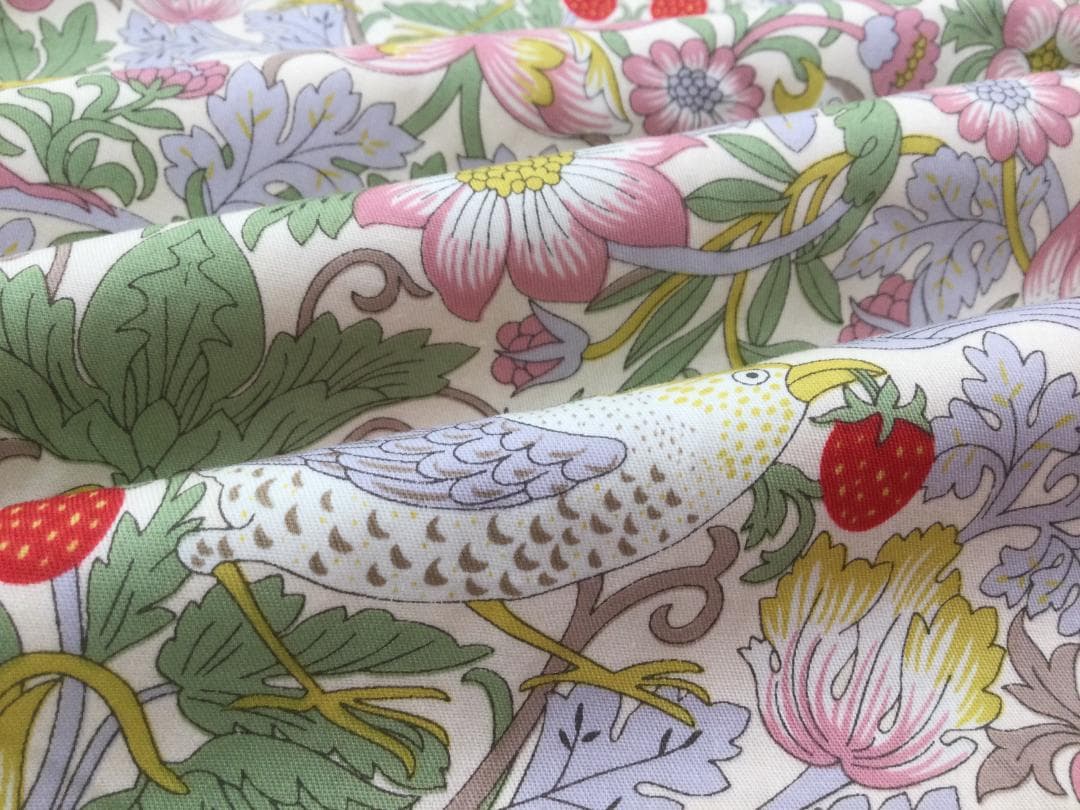 ウイリアムモリス　V&A　いちご泥棒　掛けふとんカバー　No.１０７　ピンク系