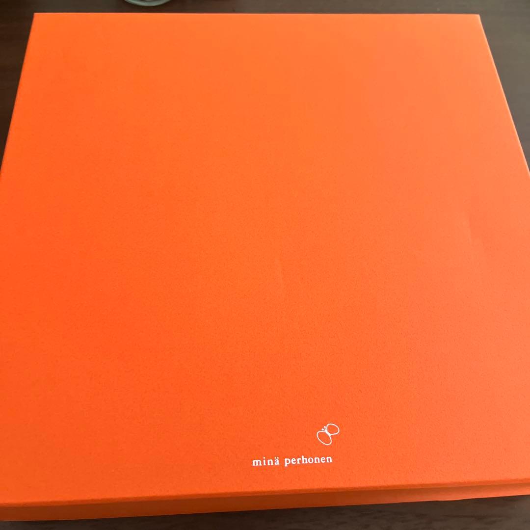 mina perhonenの時計