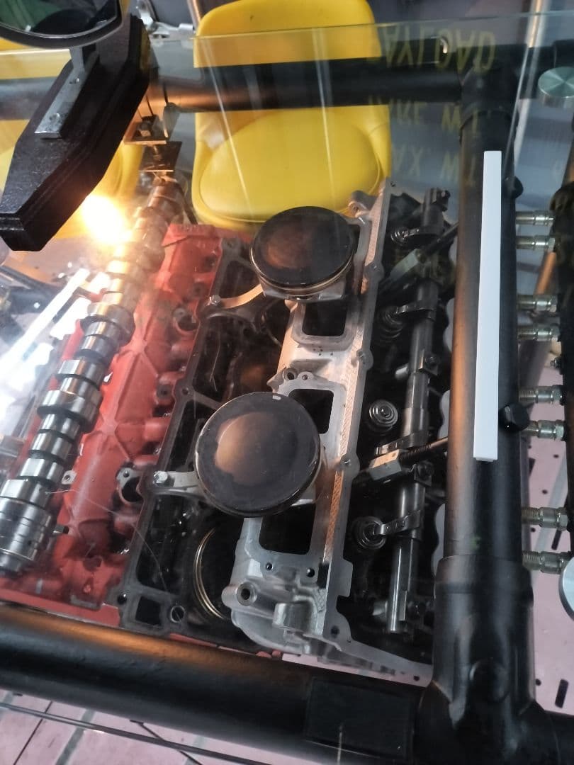 ダッヂチャレンジャーV8 6.4L エンジンカウンターテーブル エンジンテーブル