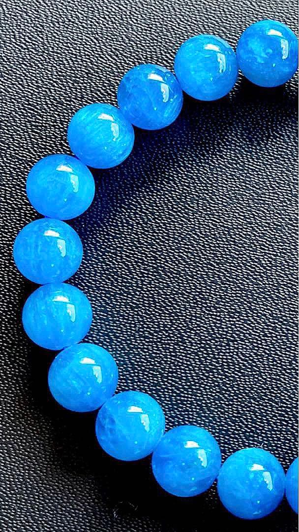 究極品質　未来への指針と絆を象徴する守護石　ネオンブルーアパタイトキャッツアイ