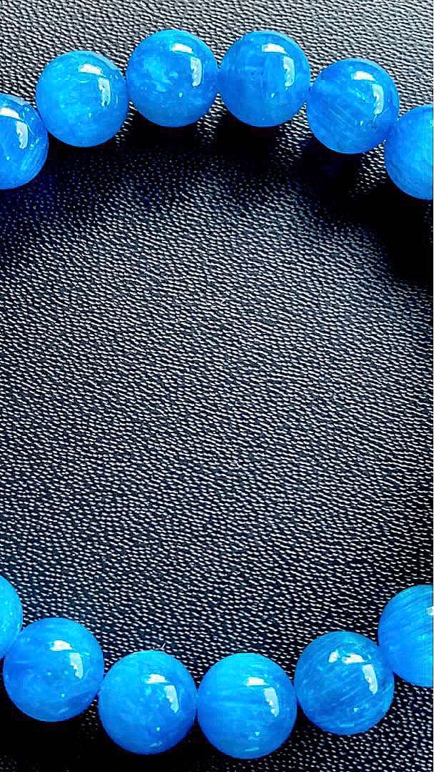 究極品質　未来への指針と絆を象徴する守護石　ネオンブルーアパタイトキャッツアイ