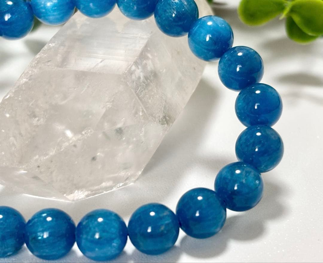 究極品質　未来への指針と絆を象徴する守護石　ネオンブルーアパタイトキャッツアイ