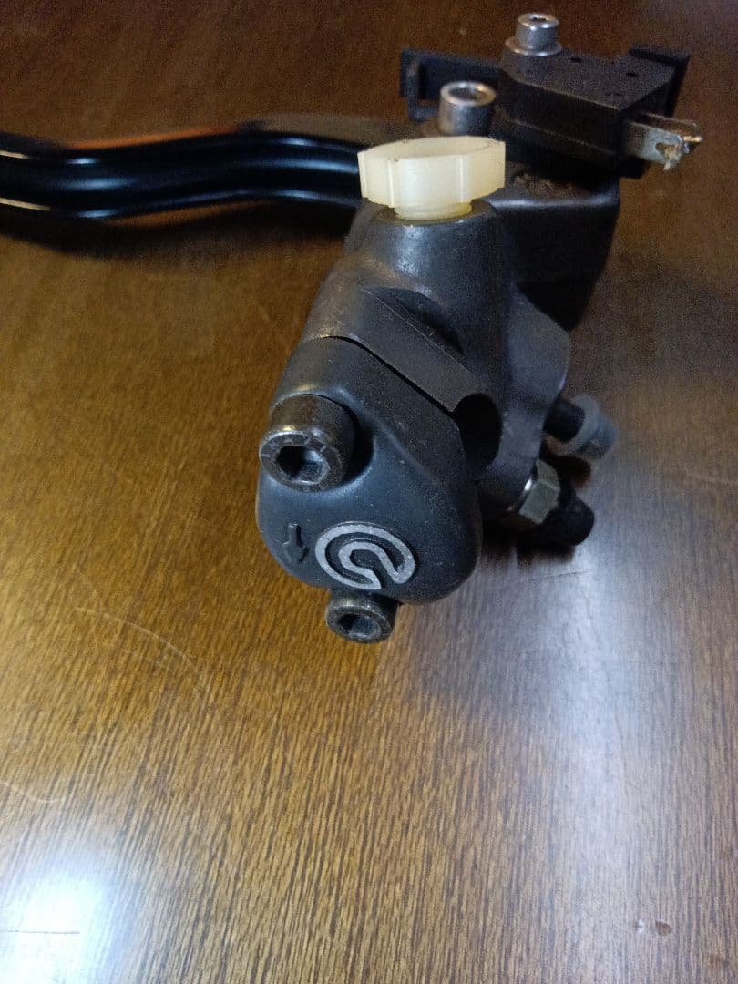 Brembo ラジアル ブレーキマスターシリンダー 19×18 美品